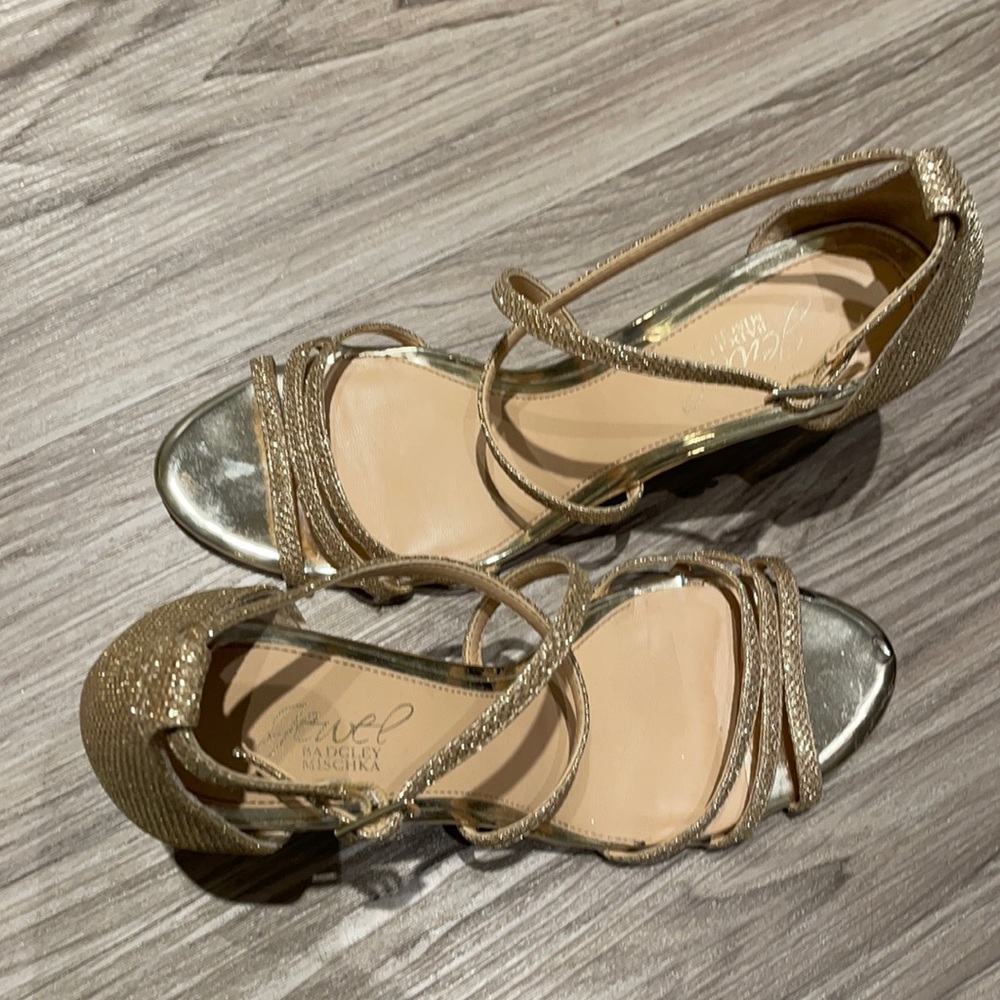 Gold wedges